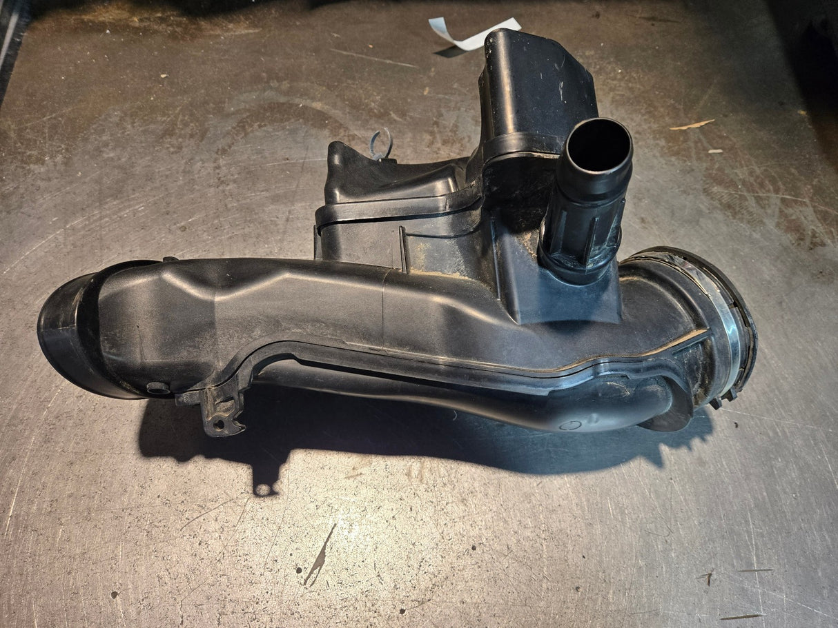 6.7L POWERSTROKE LC3Q-9J447-AC 2020 AIR INTAKE RESONATOR