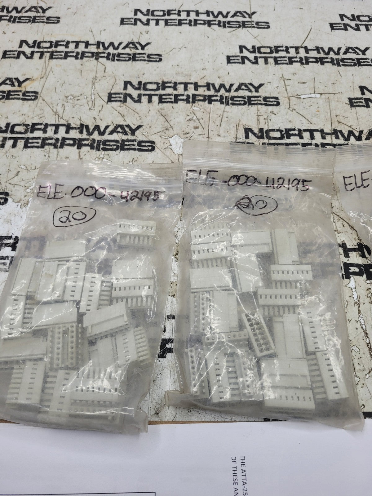 1 LOT OF 78 PC ELE-000-42195 WAGO 734-108 PHOENIX CONTACT 8 POSITION