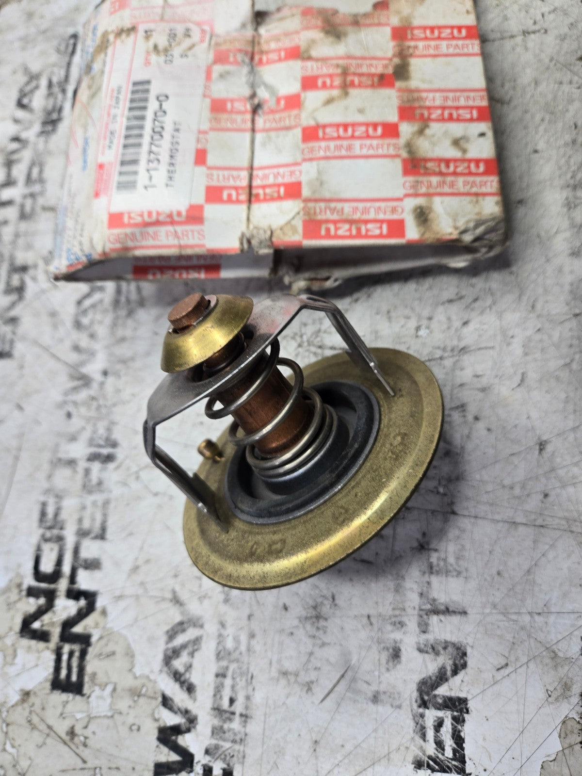 ISUZU 1-13770070-0 THERMOSTAT  1137700700 For Isuzu 6BD1 6BB1 6BG1