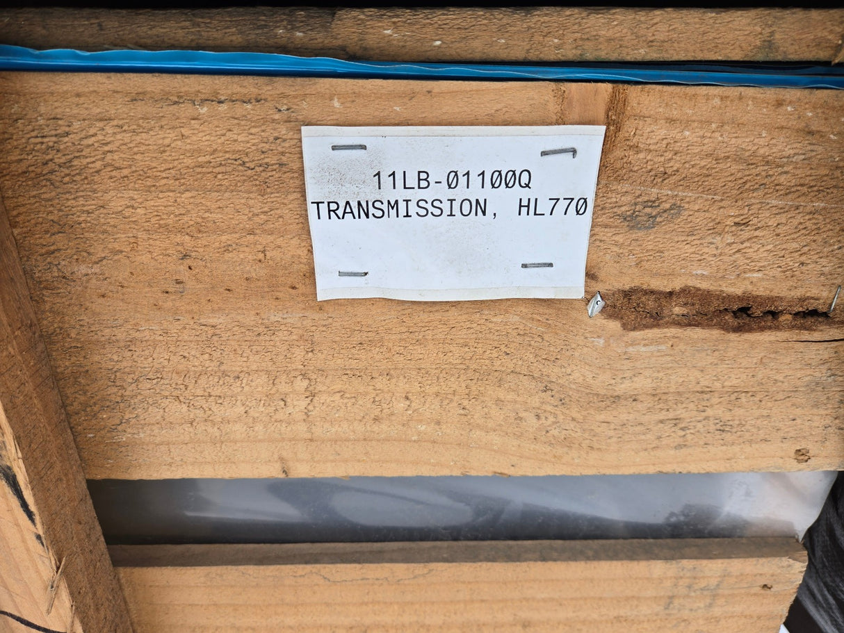 Brand new, In Crate Hyundai 11LB-01100Q 11LB-01100 TRANSMISSION HL770 LOADER