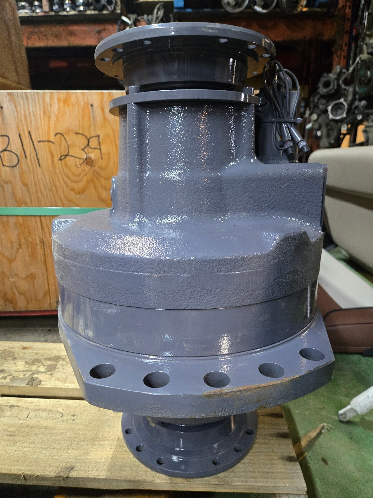 B84148P Poclain creep drive motor 24075 model code CDM10-0-127-22-P1-S1-YD00