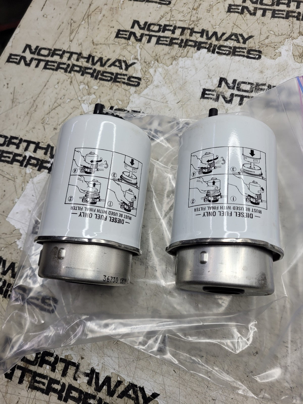 LOT OF 2 FILTERS - CASE 87803445 FUEL FILTER
