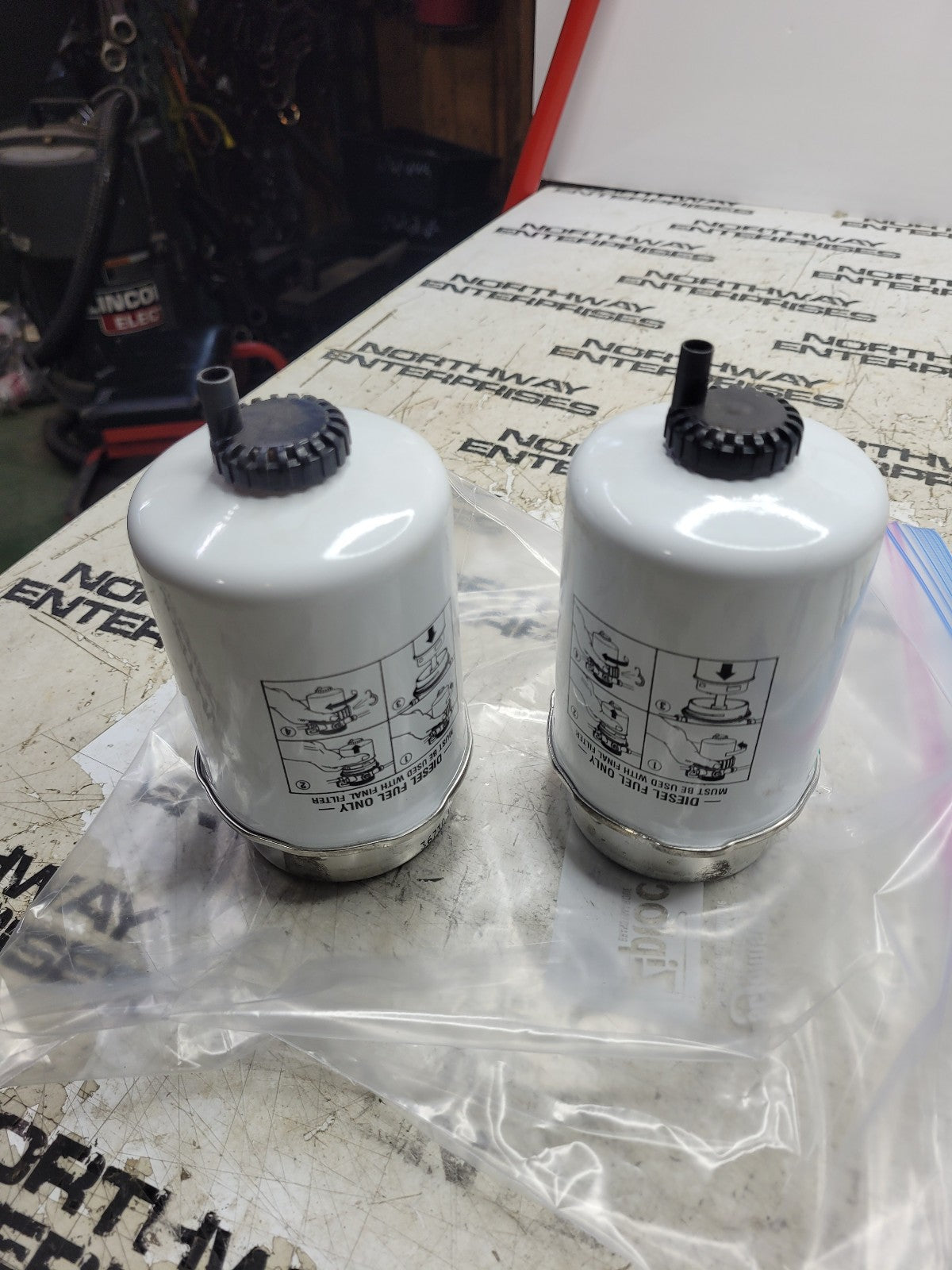 LOT OF 2 FILTERS - CASE 87803445 FUEL FILTER