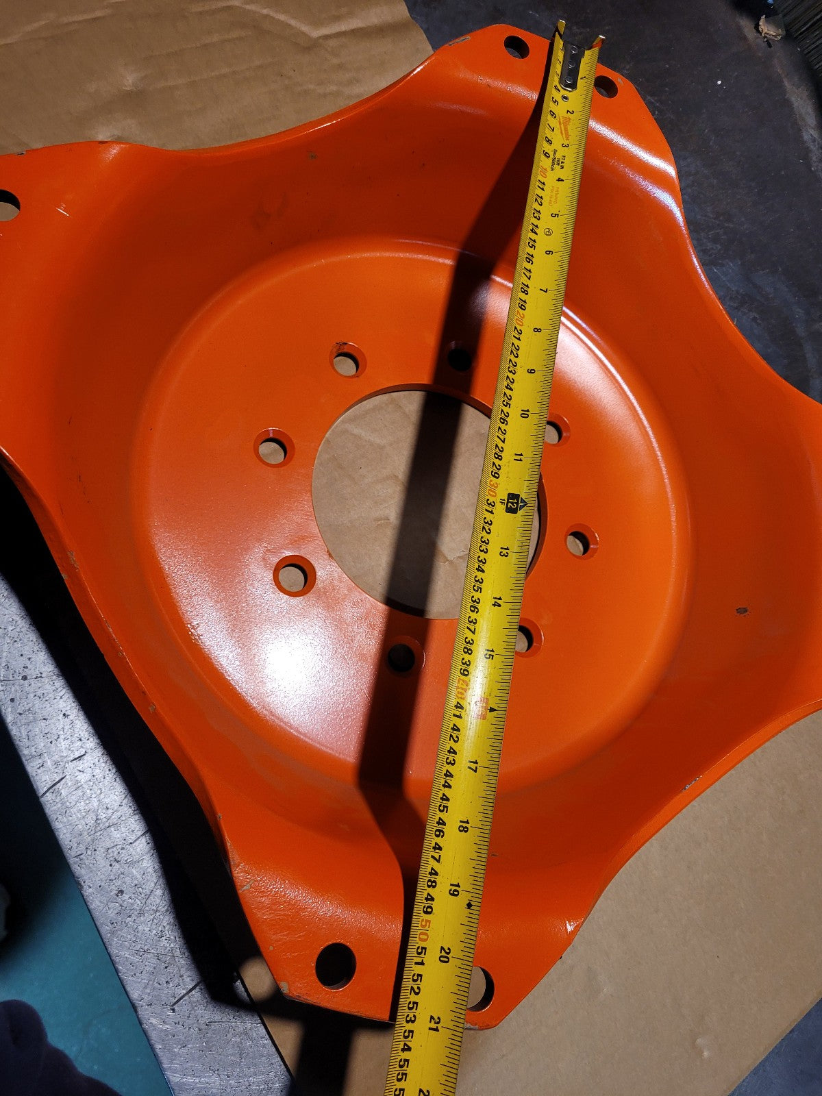 KUBOTA WHEEL CENTER M96 M135 3N999-0016 (PLEASE VIEW PICTURES AS pn MAY BE WRONG