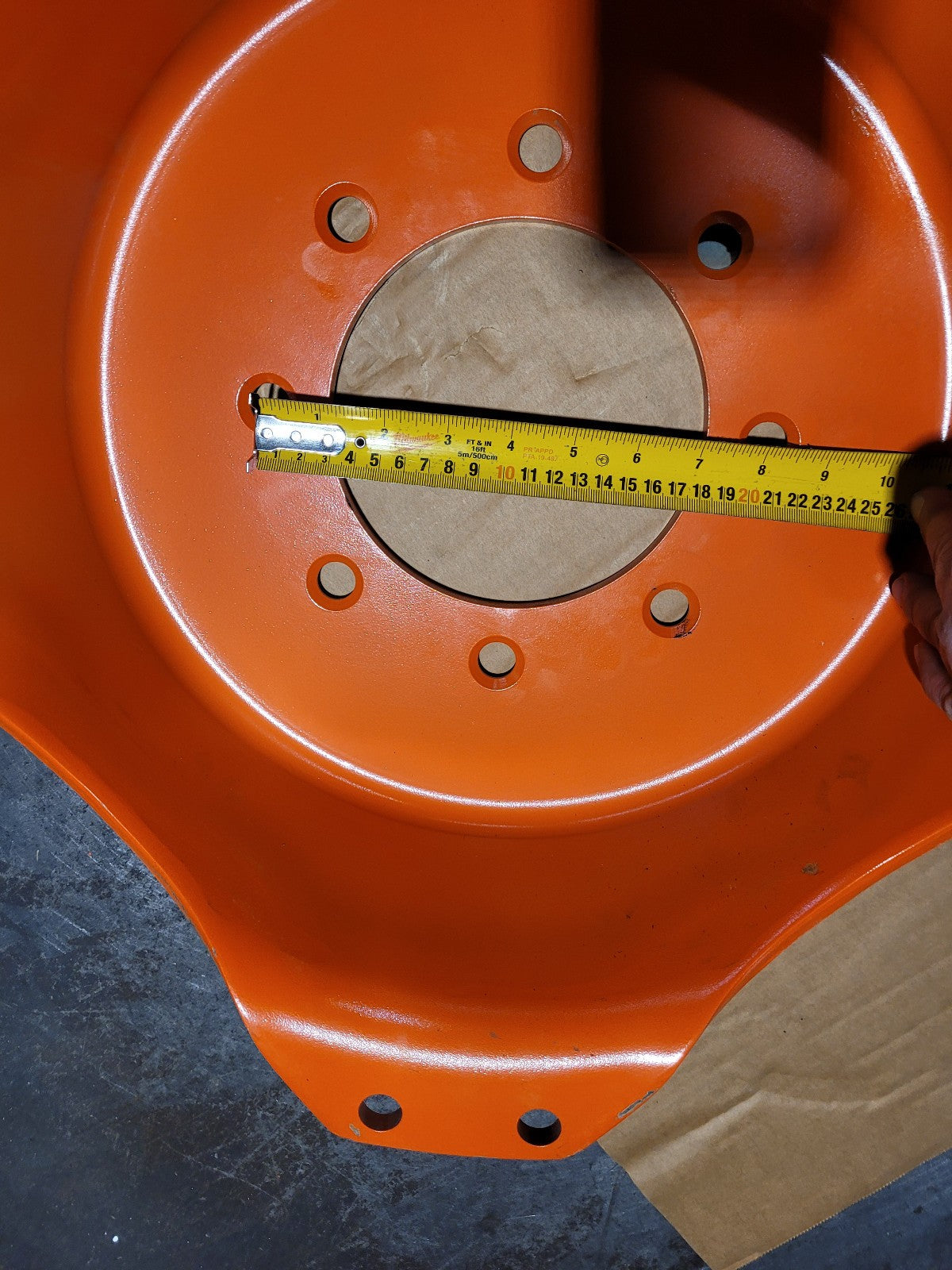 KUBOTA WHEEL CENTER M96 M135 3N999-0016 (PLEASE VIEW PICTURES AS pn MAY BE WRONG