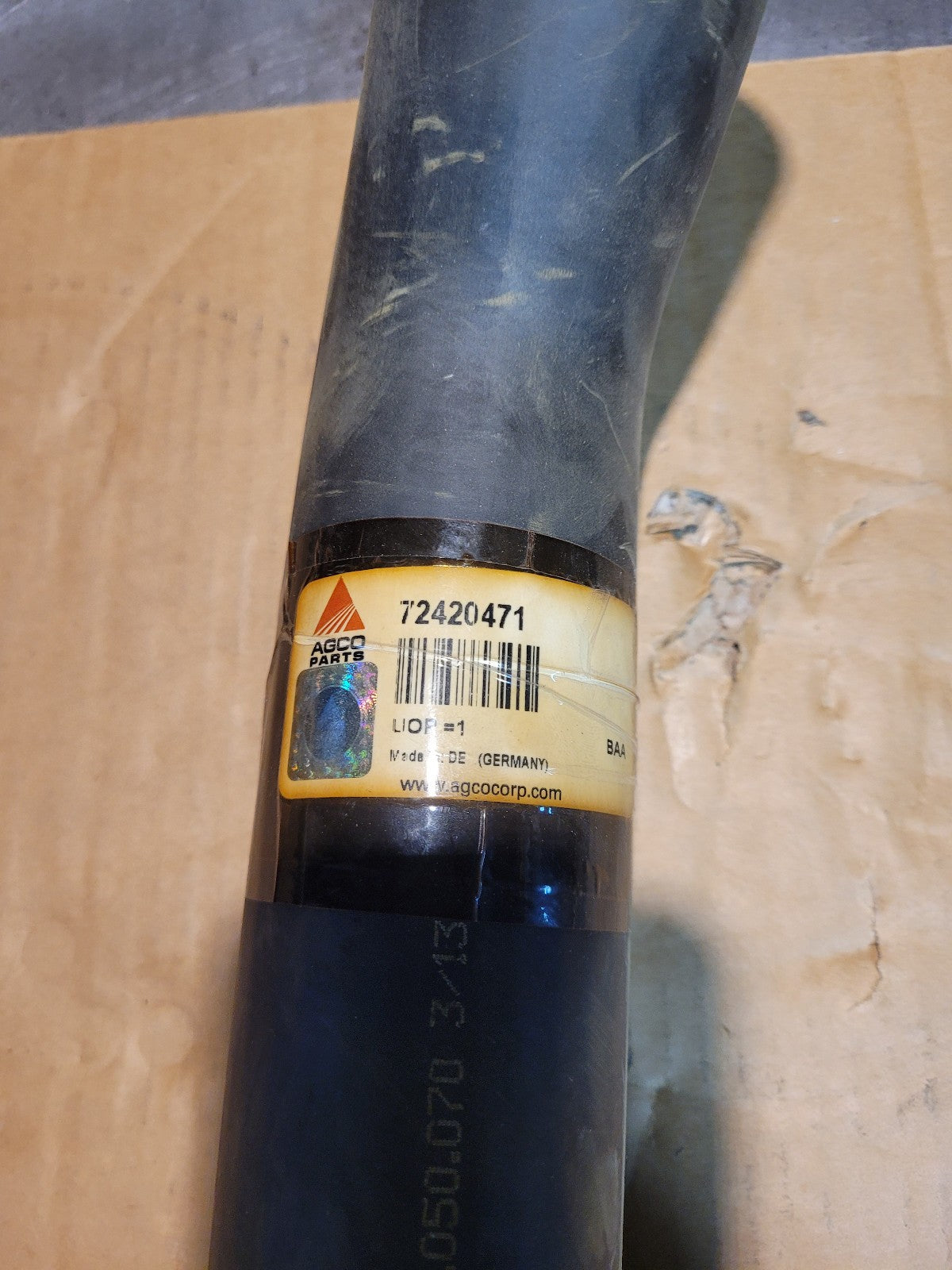 NEW 72420471 AGCO's Massey Ferguson - UPPER Radiator Hose