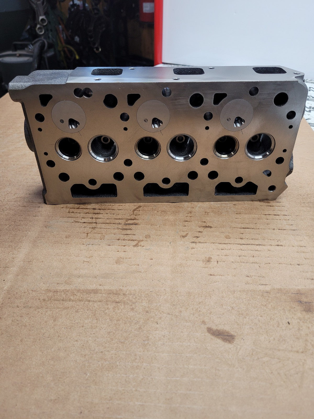 OEM H1G90-03040 Kubota Cylinder Head for D902-E2B Engines