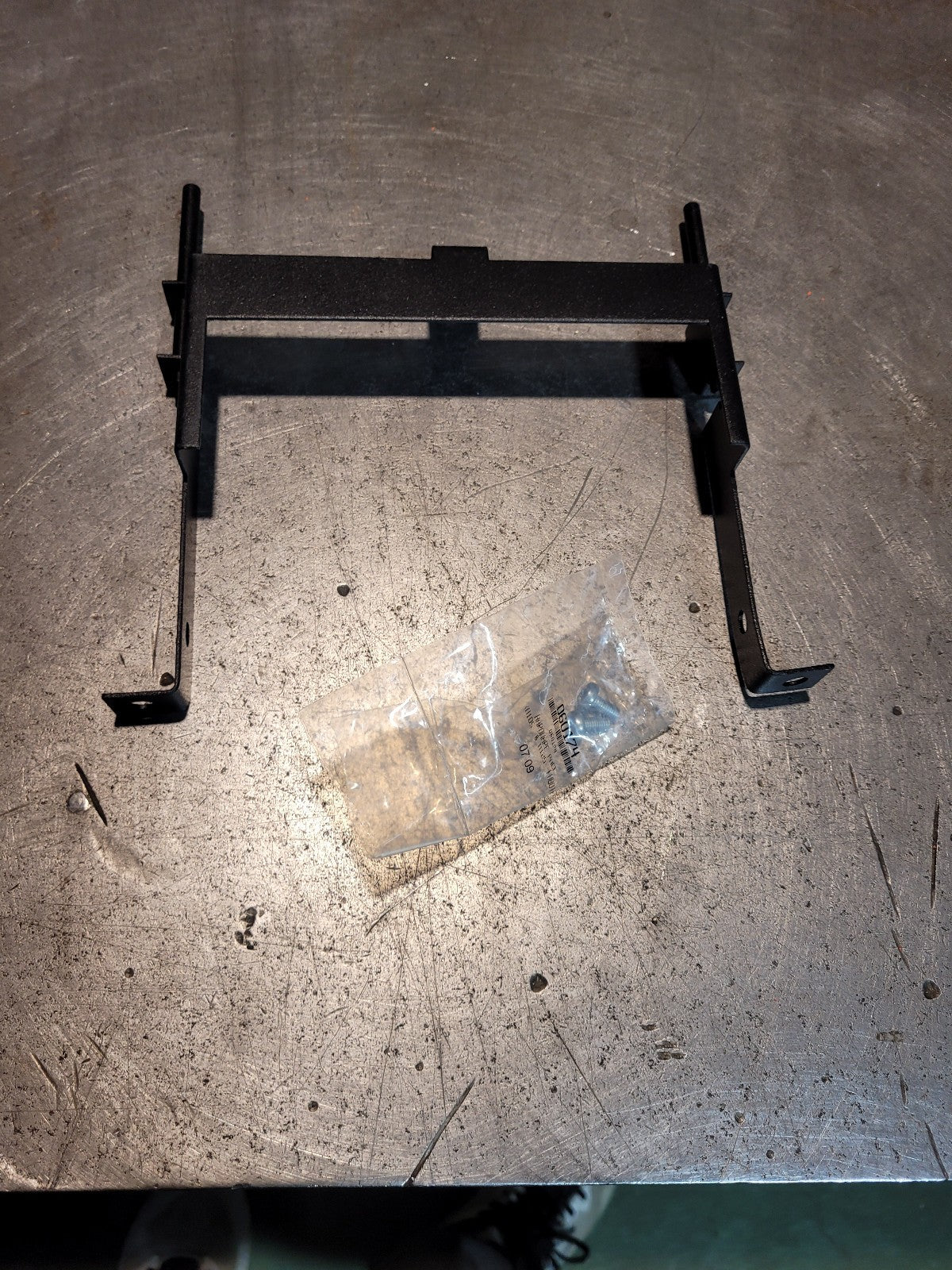 KUBOTA BRACKET M9224A FOR RADIO E9276A