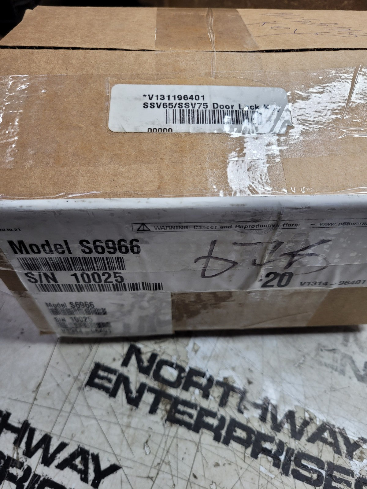 MISSING PARTS - KUBOTA S6966 V131196401 BONNET LOCK KIT SSV65/SSV75 V1311-96401