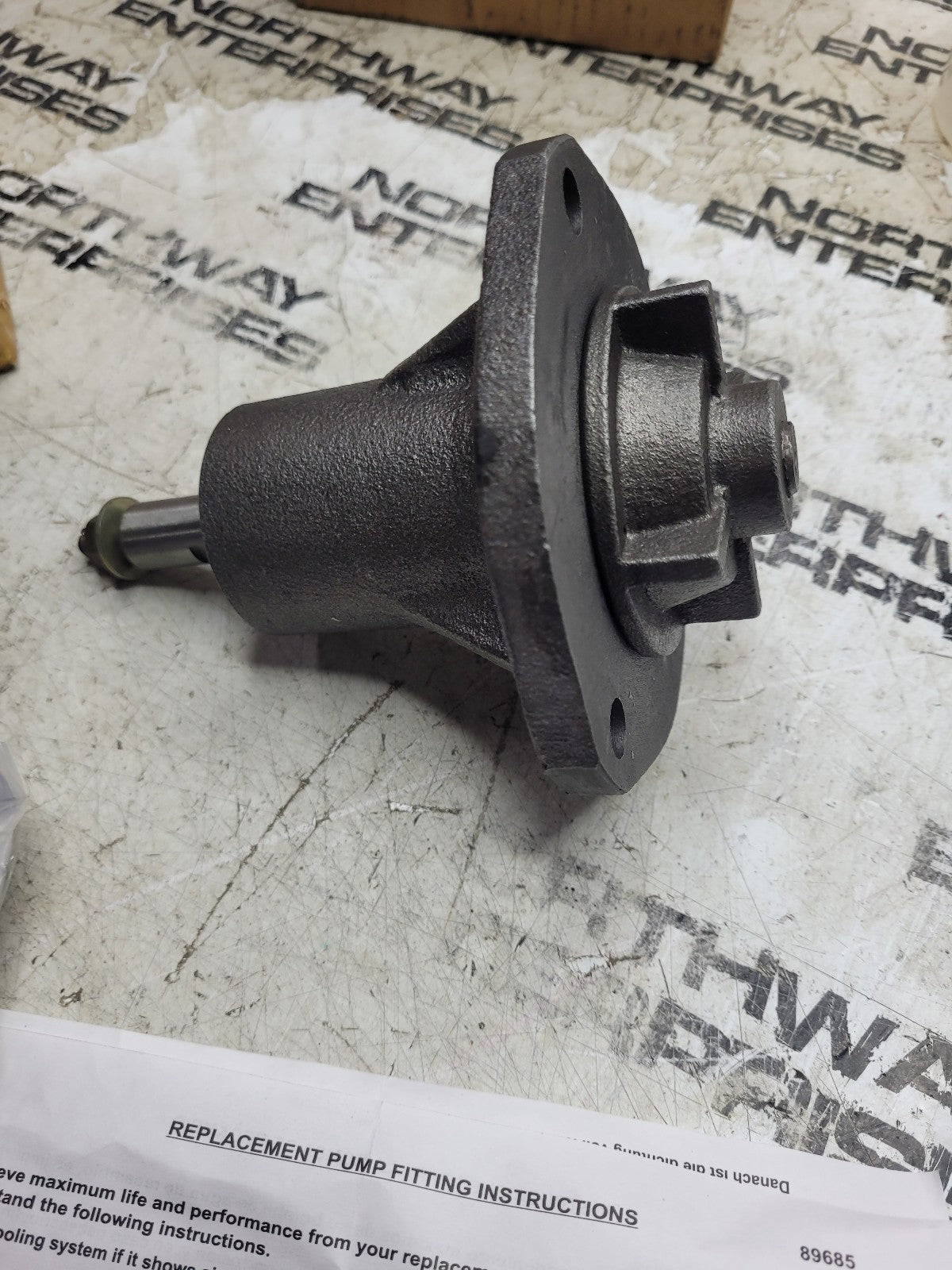 A-1885489M92 For Massey Ferguson WATER PUMP TEA20 TED20 TEF20 TO35 135