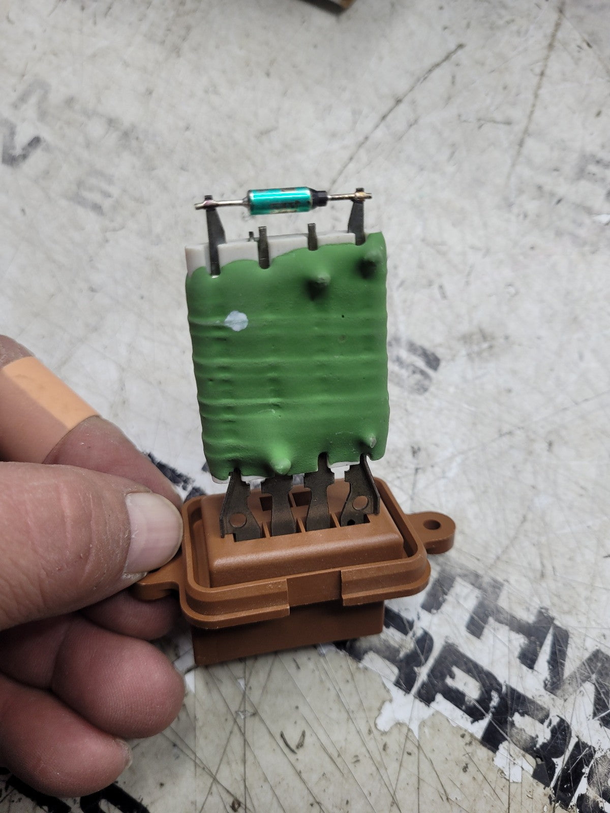 AGCO 37222400 DENSO RESISTOR