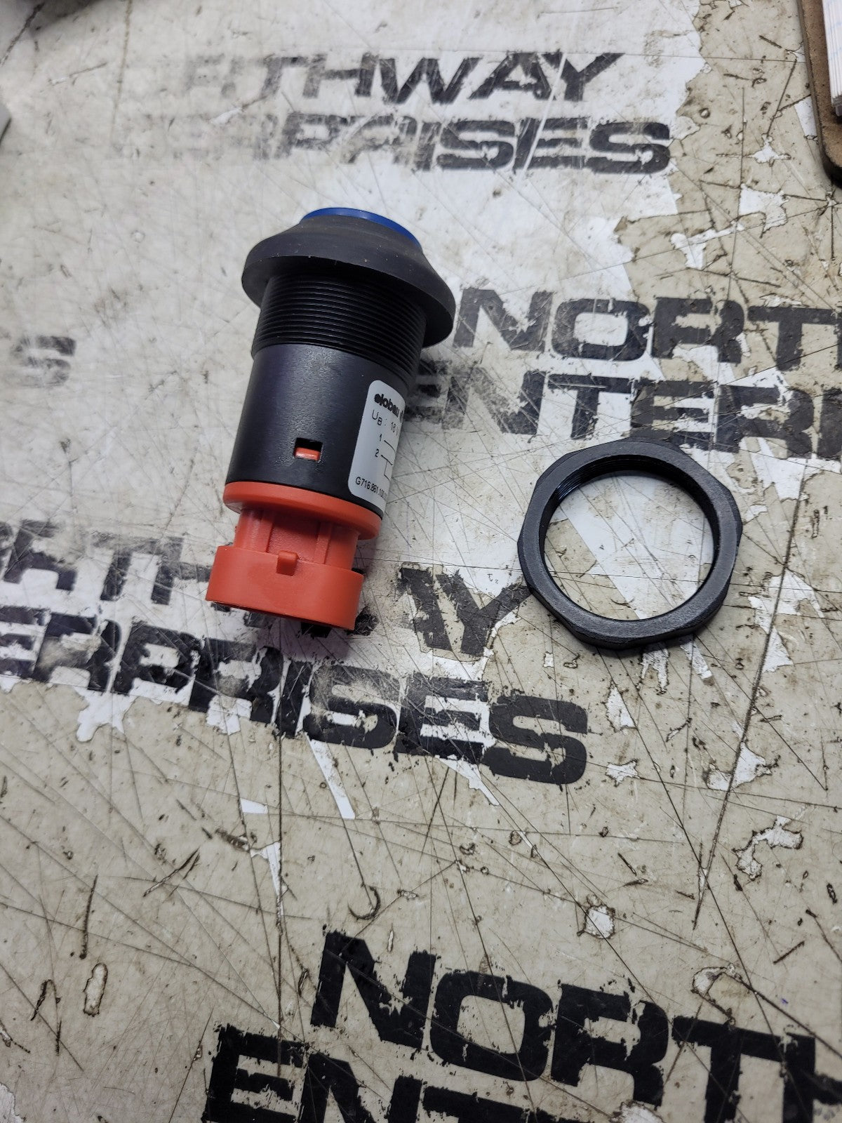 72478164 AGCO Switch, Push Button, Pressure, Front Power Lift, Lowering