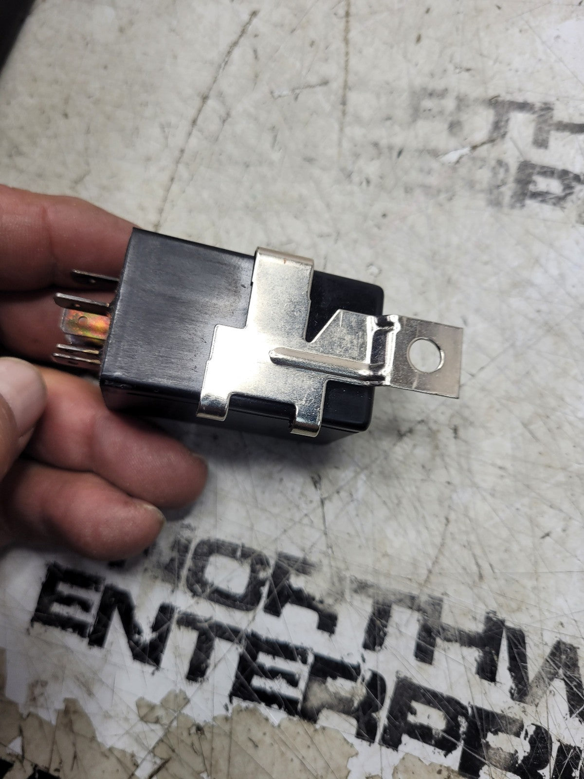 72317970 AGCO FLASHER RELAY