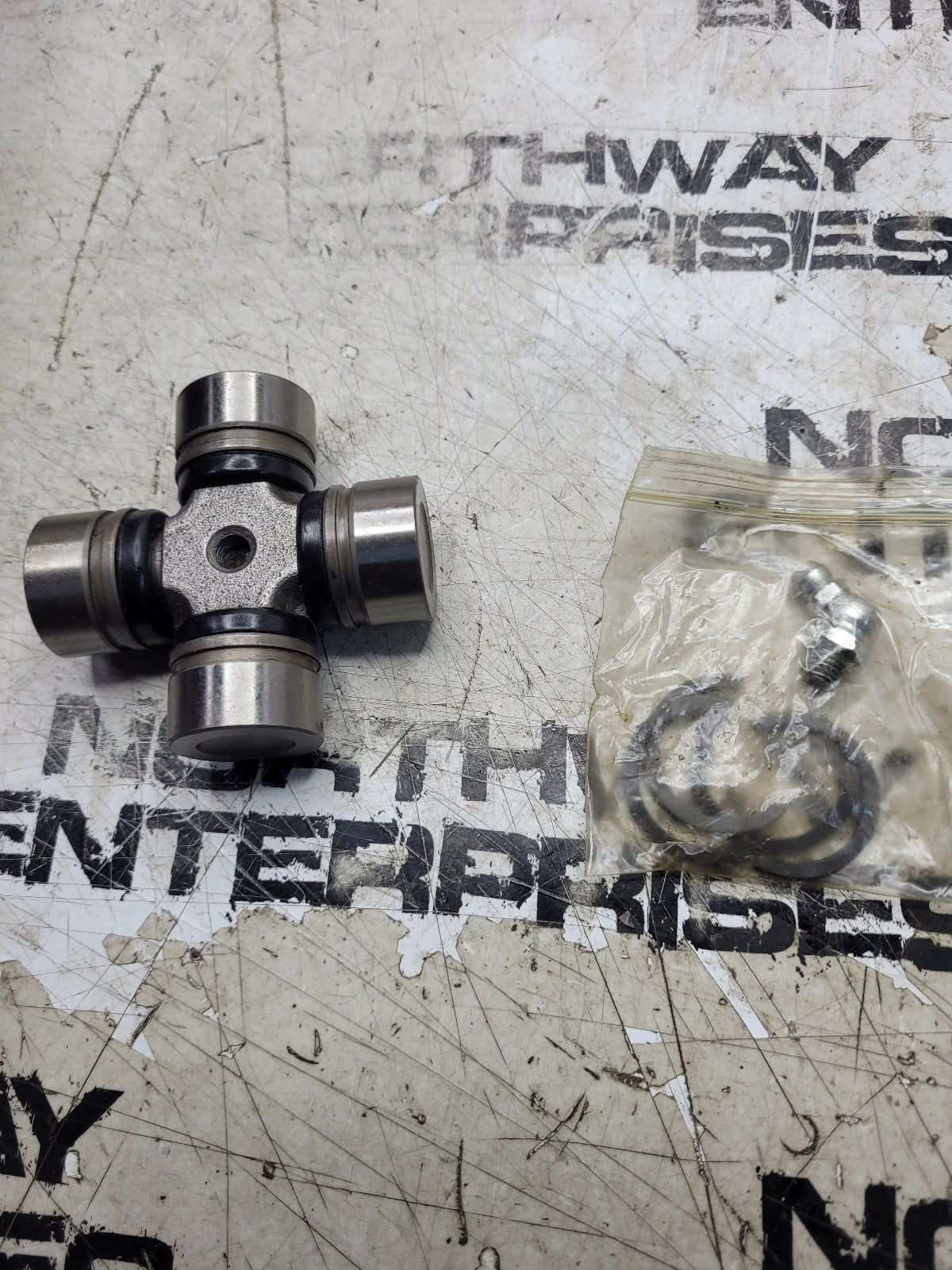 200-0675 WEASLER UNIVERSAL JOINT, CROSS