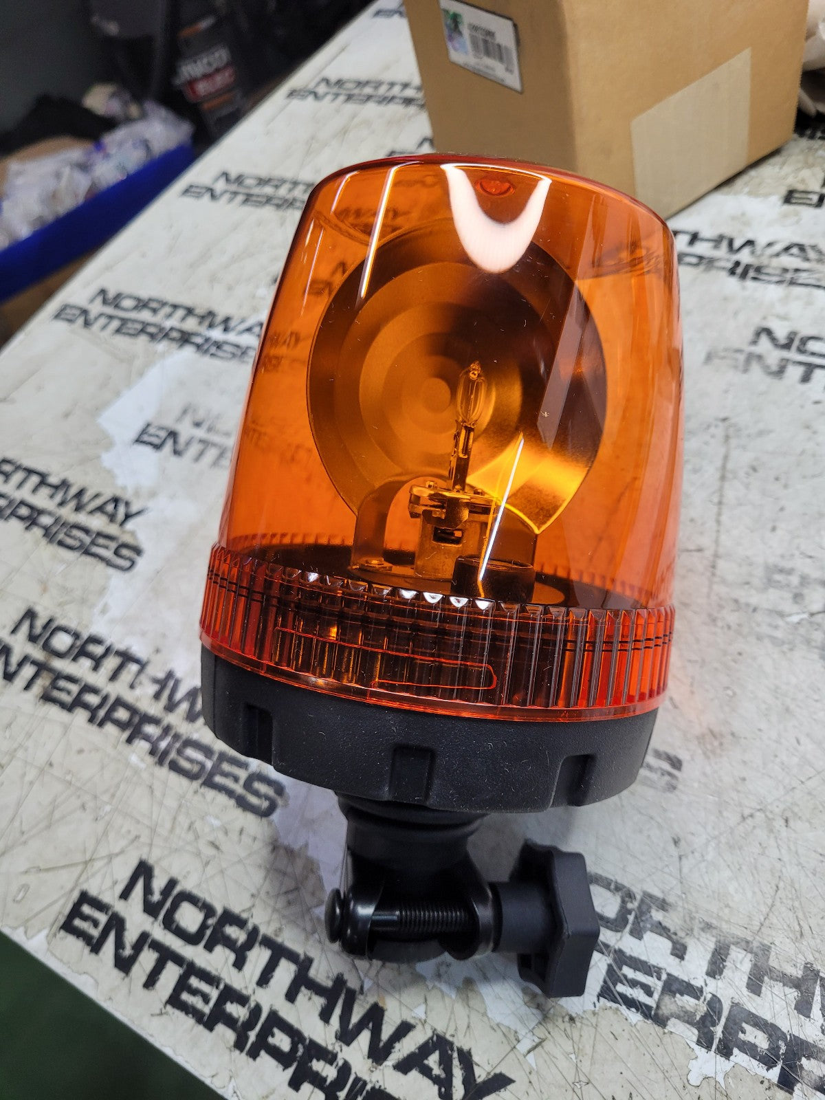 4298533M95 AGCO AMBER BEACON STROBE