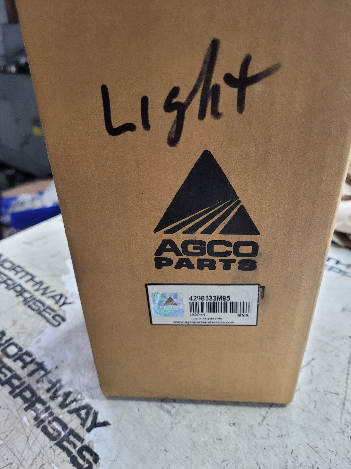 4298533M95 AGCO AMBER BEACON STROBE