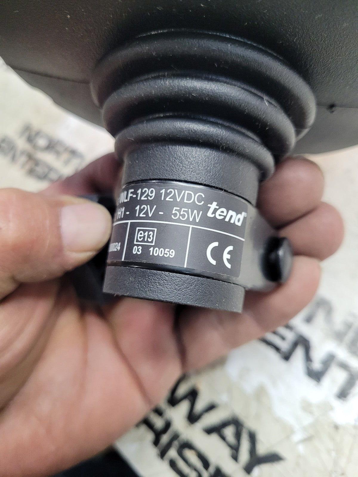 4298533M95 AGCO AMBER BEACON STROBE