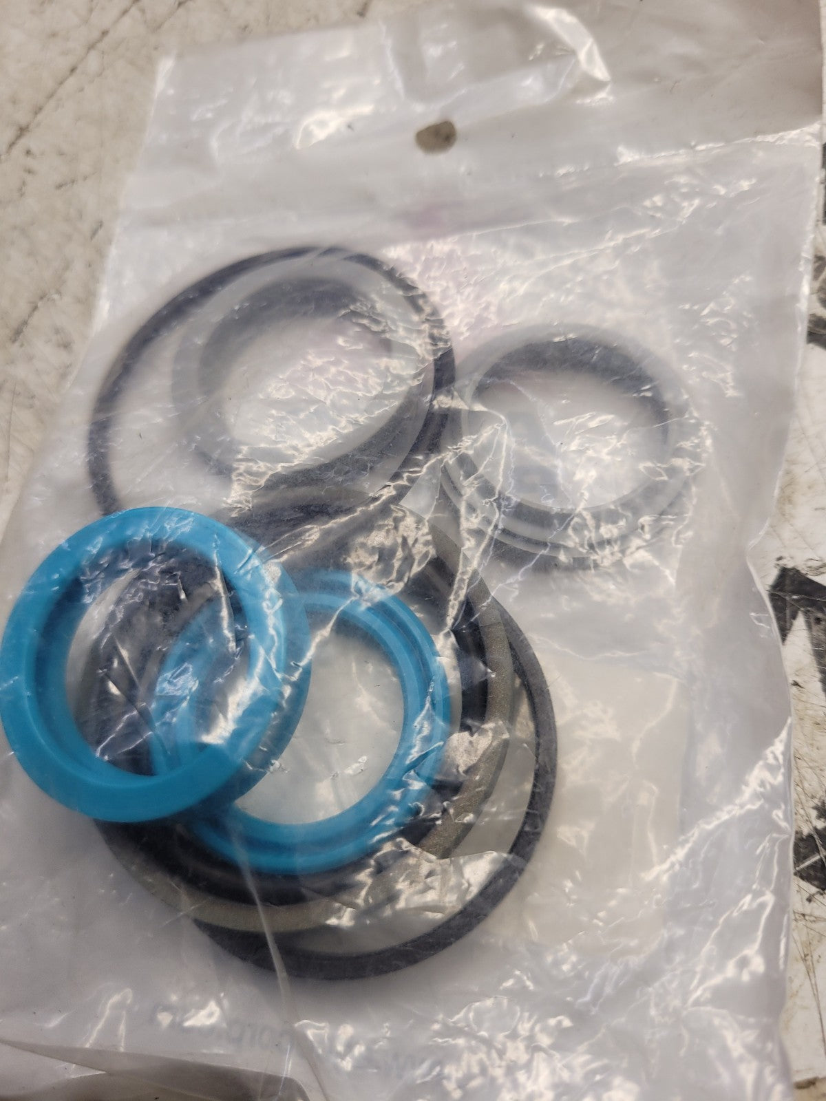 NEW  AGCO 72279774 GASKET KIT