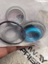 NEW  AGCO 72279774 GASKET KIT