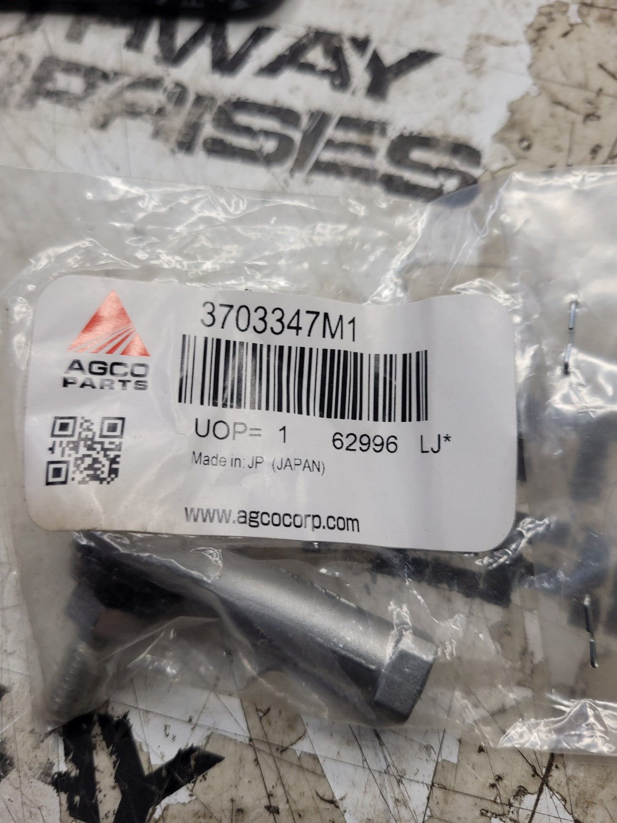 NEW  AGCO 3703347M1 Ball Joint