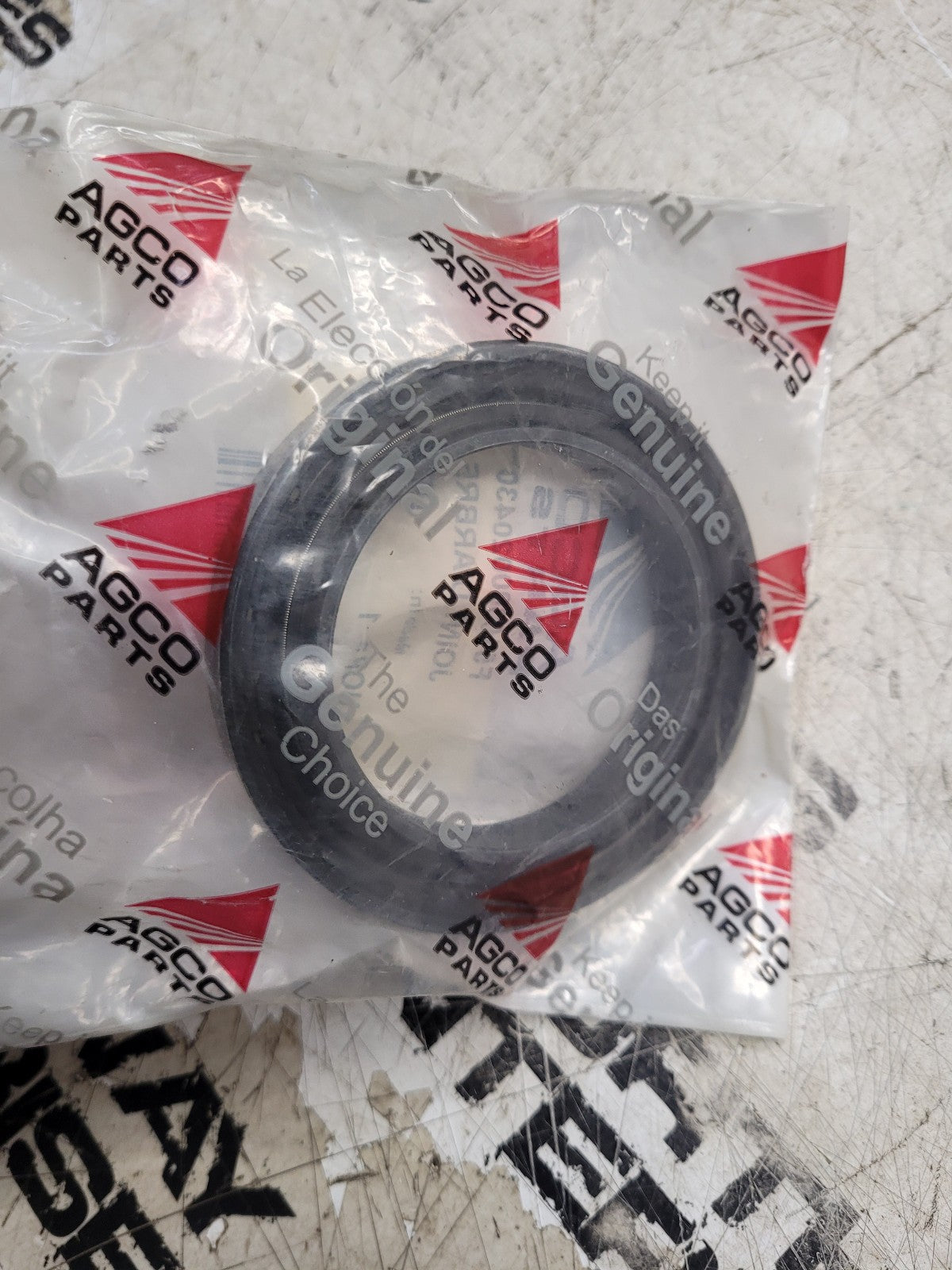 NEW  AGCO 72344644 Shaft Seal