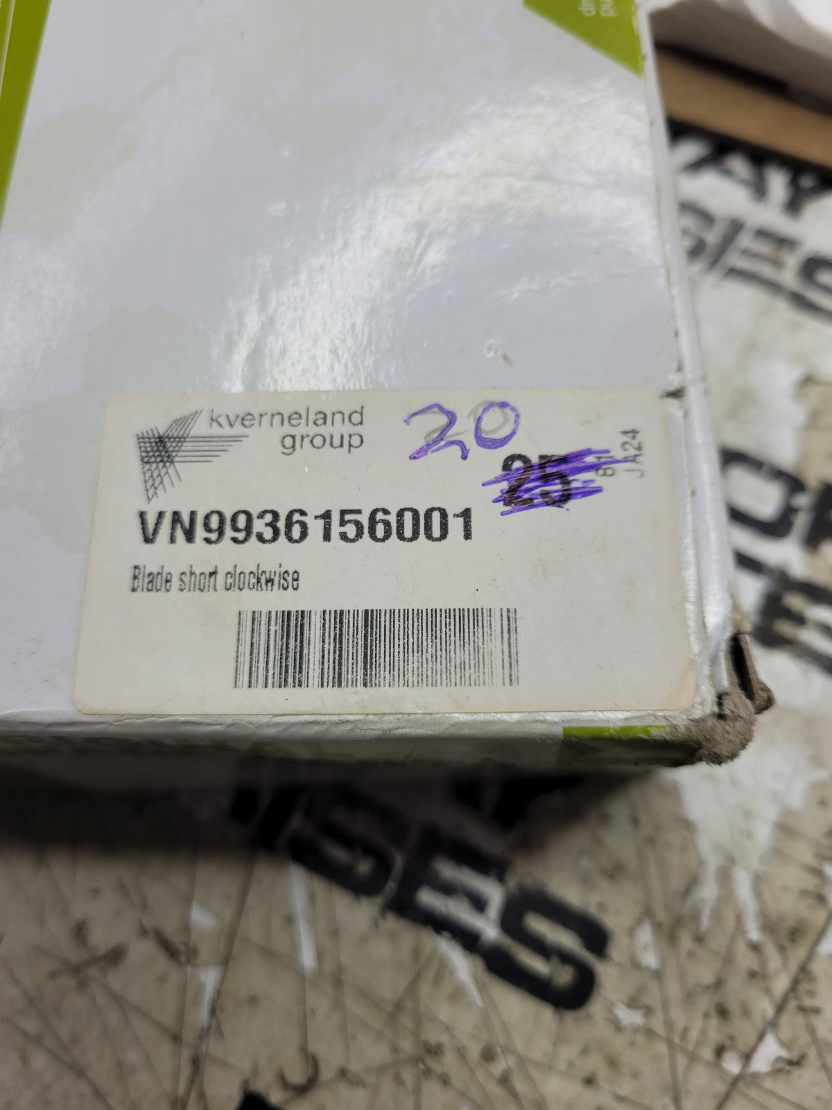 1 BOX OF 20PC - VN9936156001 BLADE Cranked Mower Blade RH 106mm, Clockwise