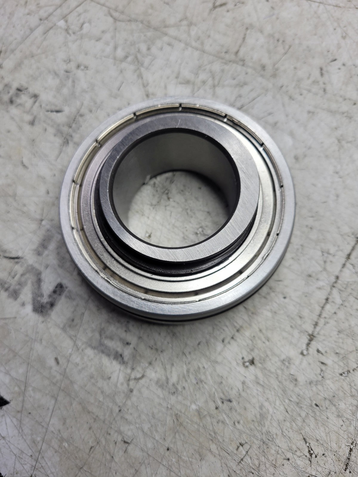 SA208-24G WESTWARD BEARING Straight Bore, 1-1/2 in Bore Diam., 3.1496 in OD