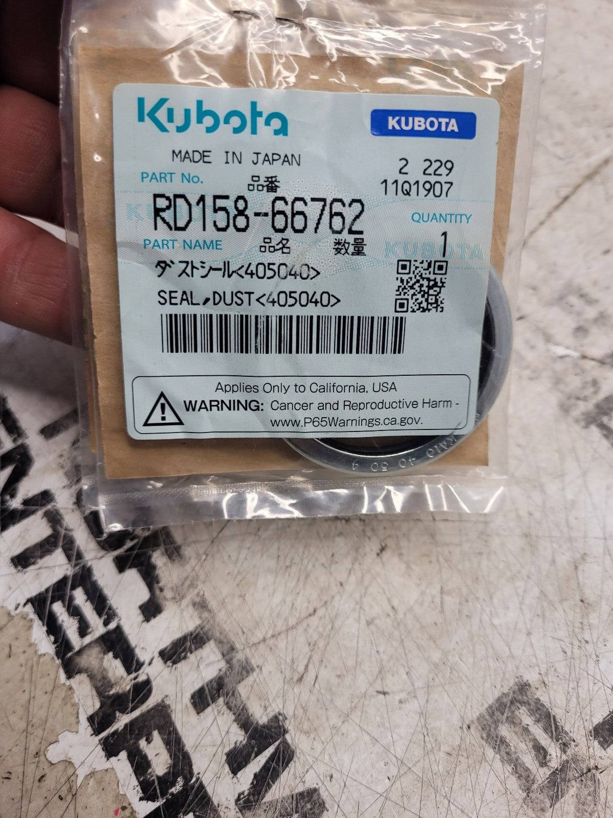 RD158-66762 Genuine Kubota Dust Seal