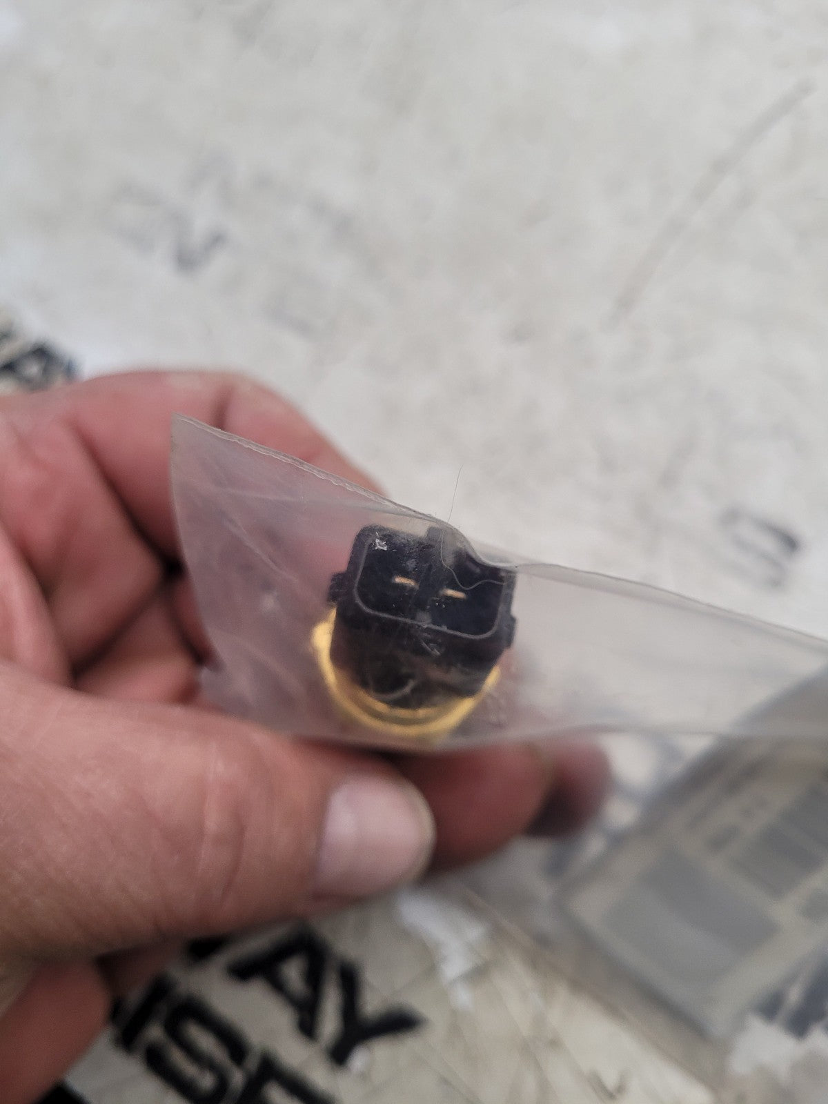 72316898 AGCO TEMPERATURE SENSOR TRANSMITTER