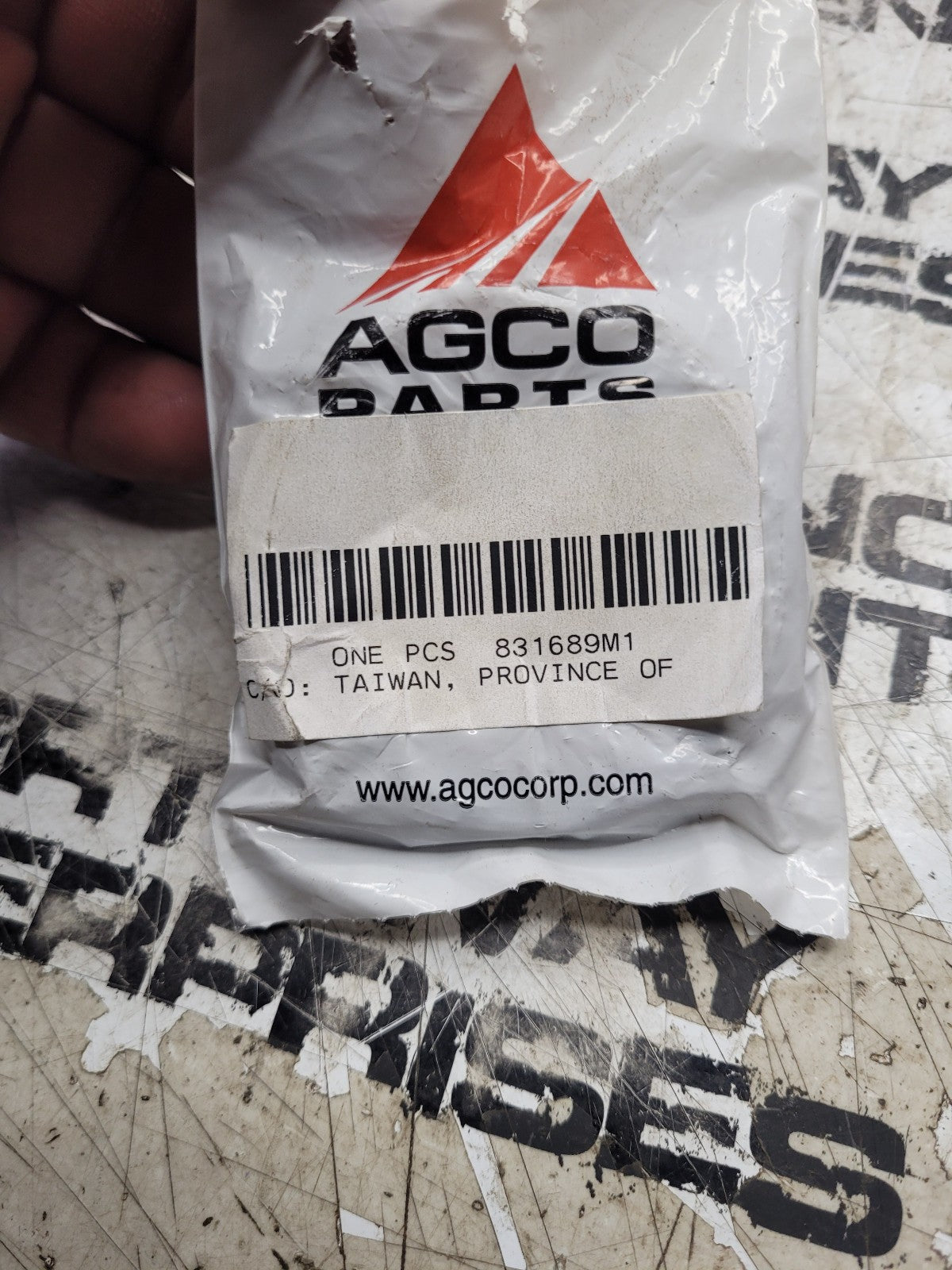 831689M1 AGCO FINAL DRIVE SEAL NEW