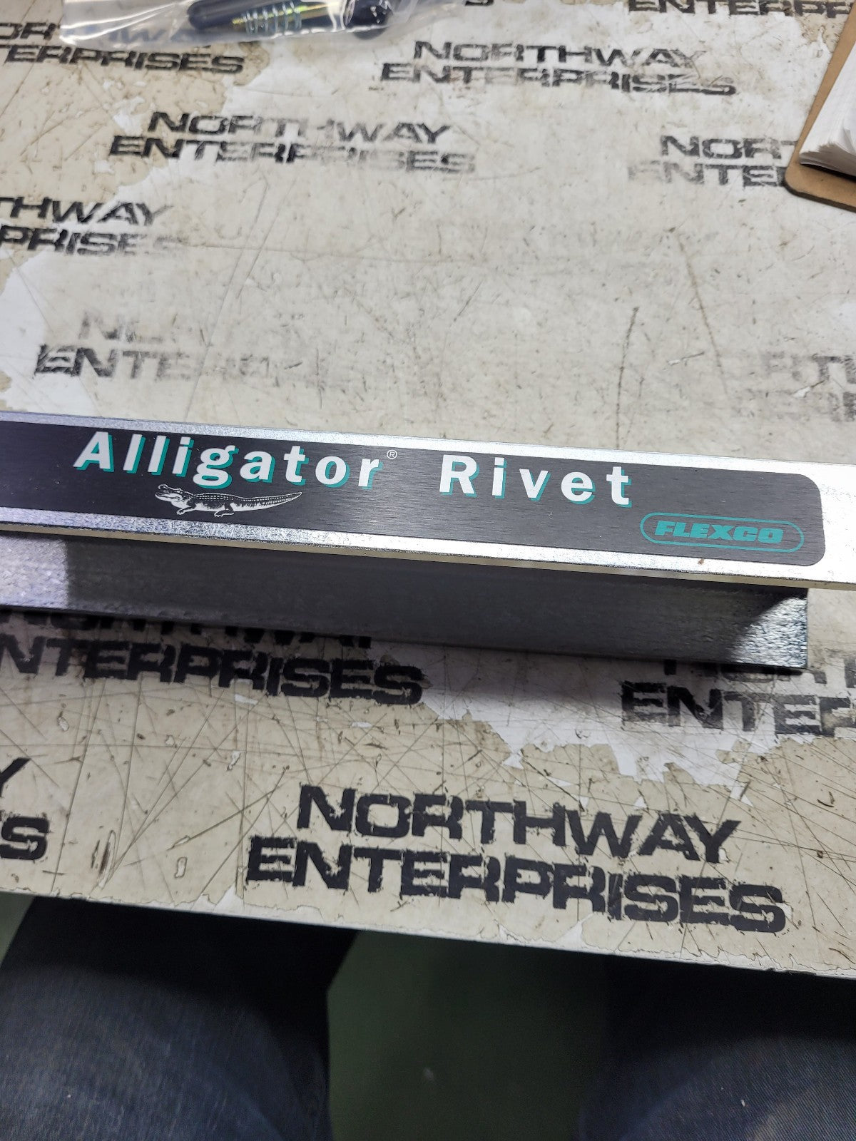 ZAH9000240 - 7" Basic Alligator Rivet Installation Tool - NEW HOLLAND AGRICULTUR