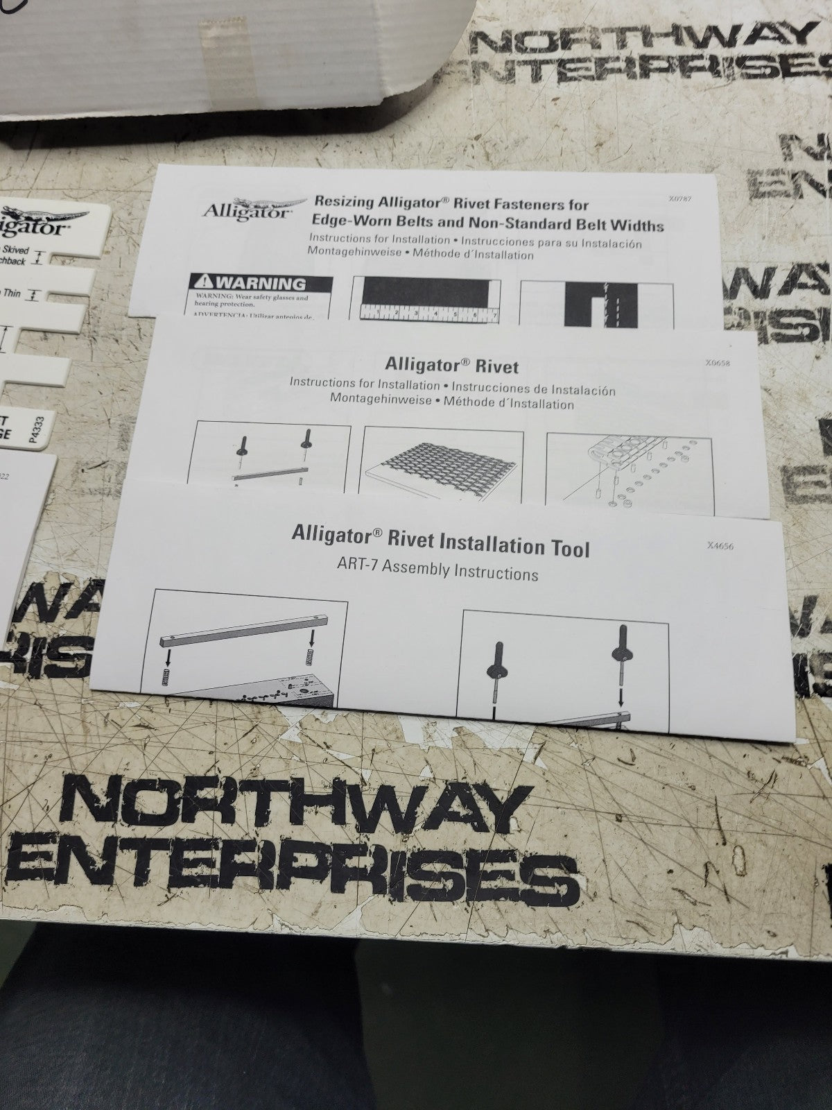 ZAH9000240 - 7" Basic Alligator Rivet Installation Tool - NEW HOLLAND AGRICULTUR