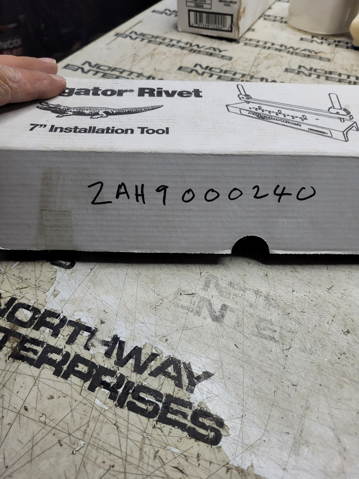 ZAH9000240 - 7" Basic Alligator Rivet Installation Tool - NEW HOLLAND AGRICULTUR