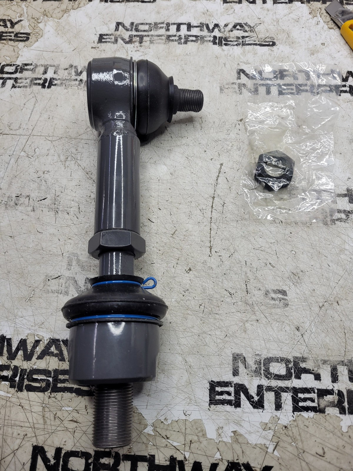 7073986M91 AGCO SHAFT TIE ROD END
