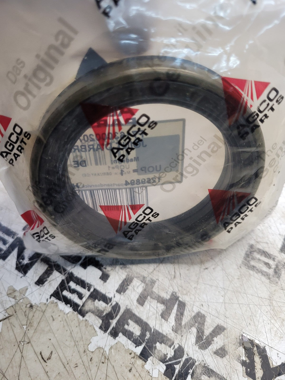 72420439 New Genuine AGCO Axle Oil Seal