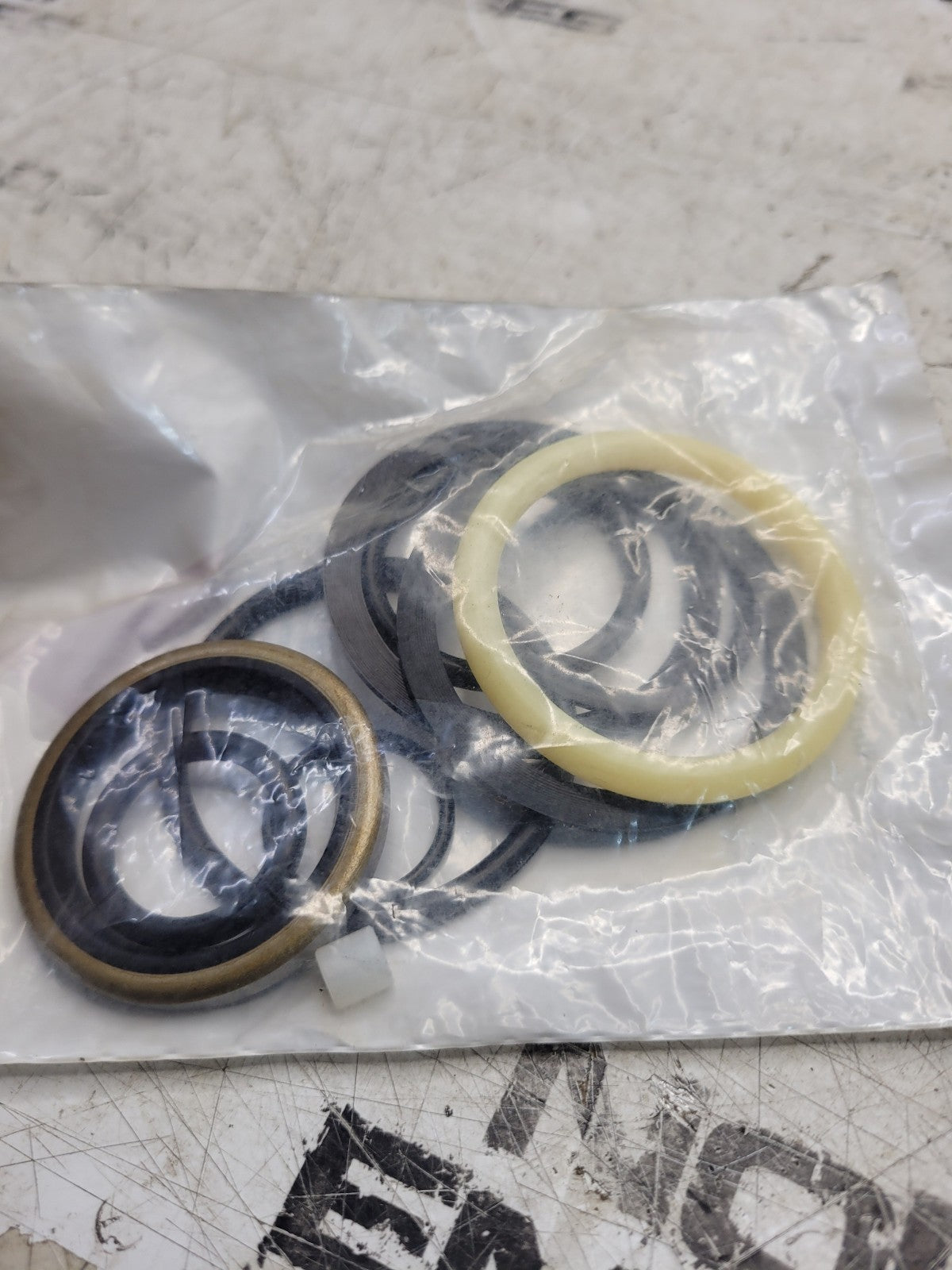 837147M91 New Genuine AGCO Seal Kit