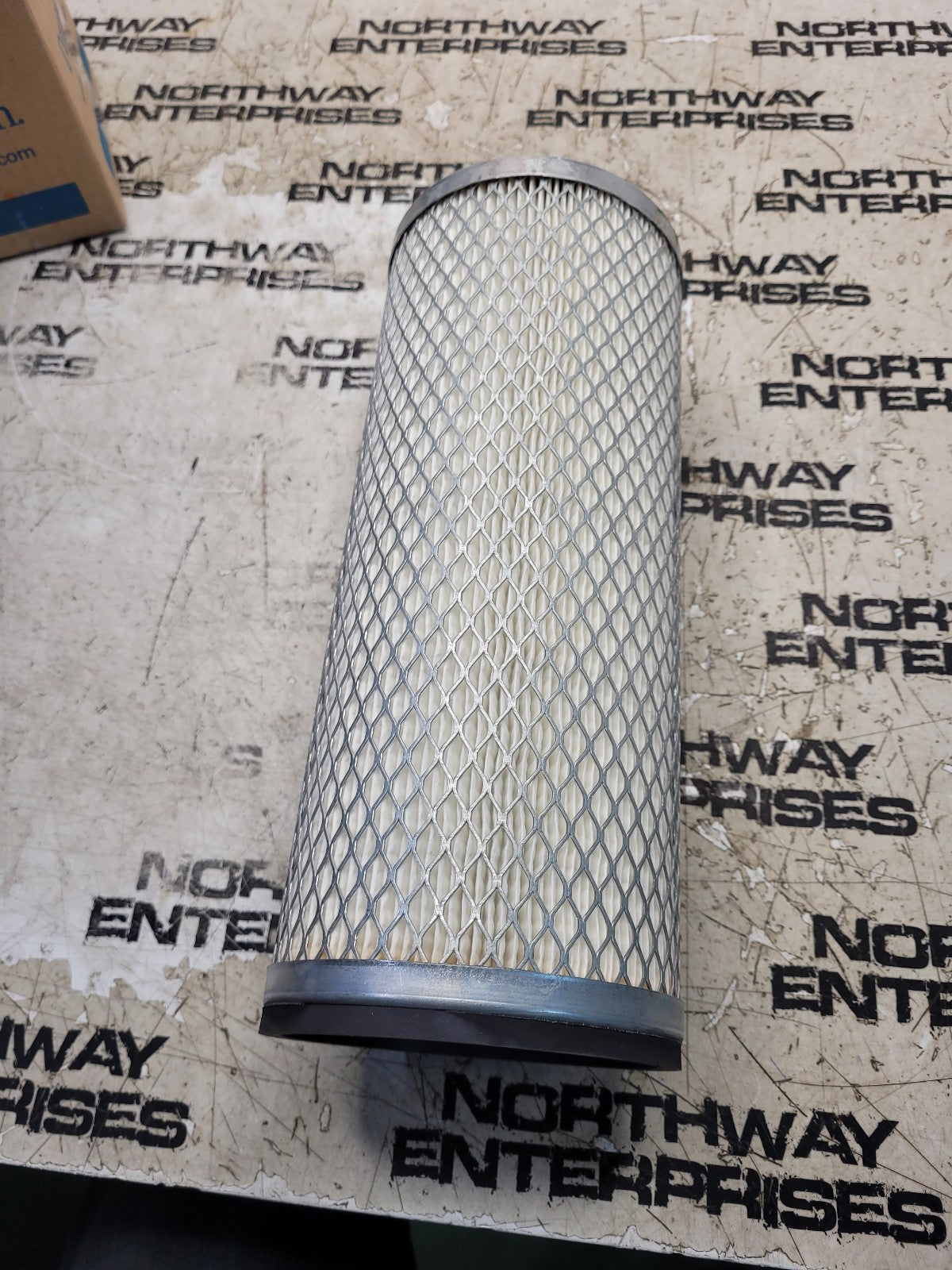 New P124837 DONALDSON AIR FILTER