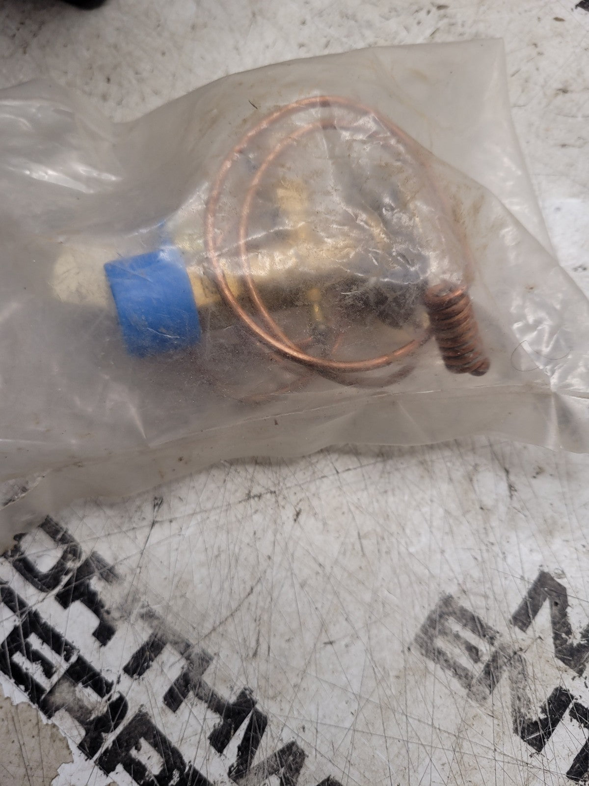 New 888215 Expansion Valve, Right Angle, Externally Equalized