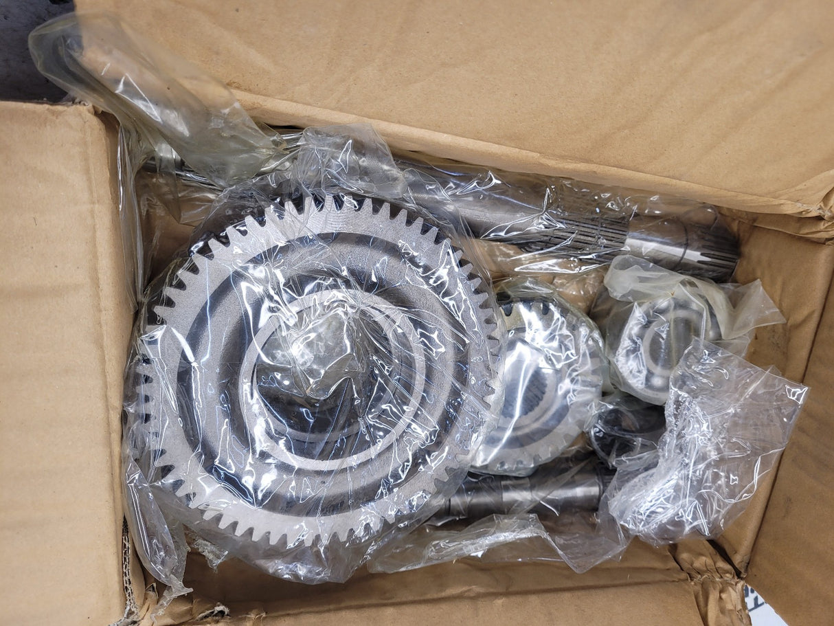 New OEM Kubota L8316 (TD170-98661) MID PTO GEAR KIT for E30 OEM Kubota L8316