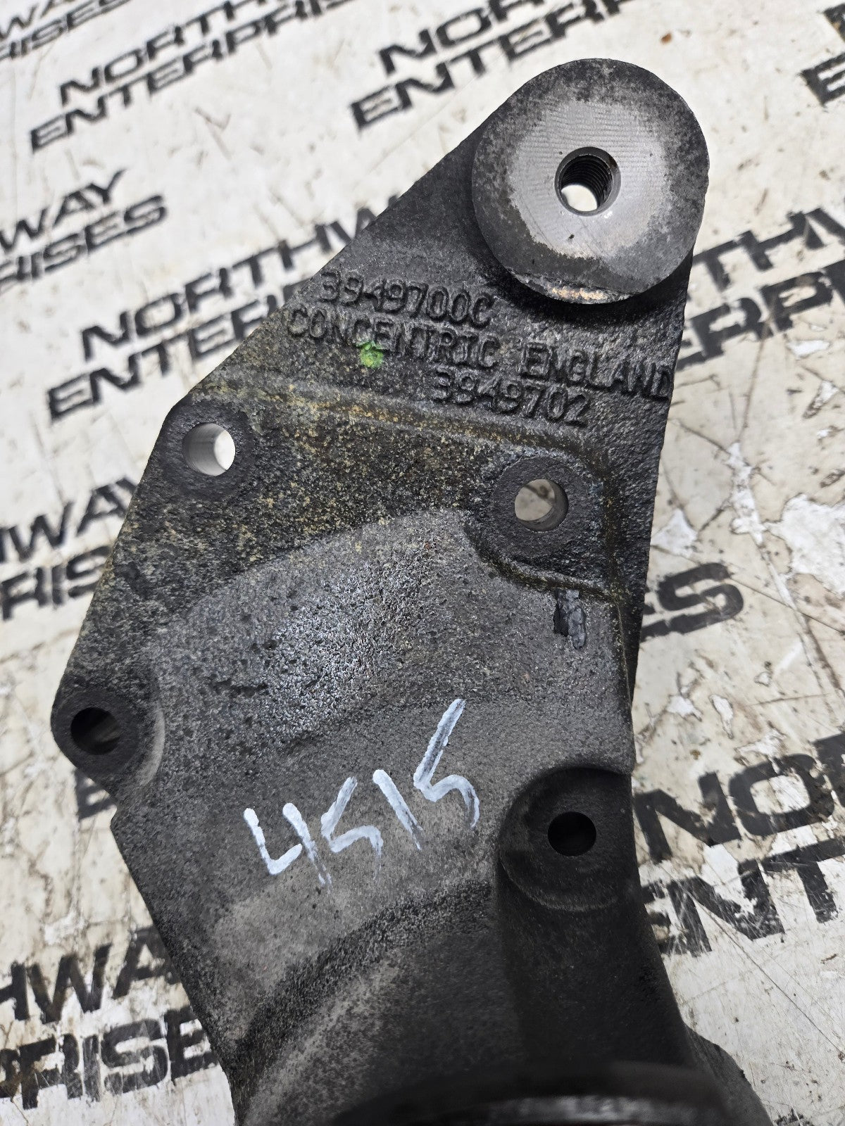 3949702 Cummins 2500 3500 5.9L 6.7 fan hub mout pulley bracket dodge 04-09