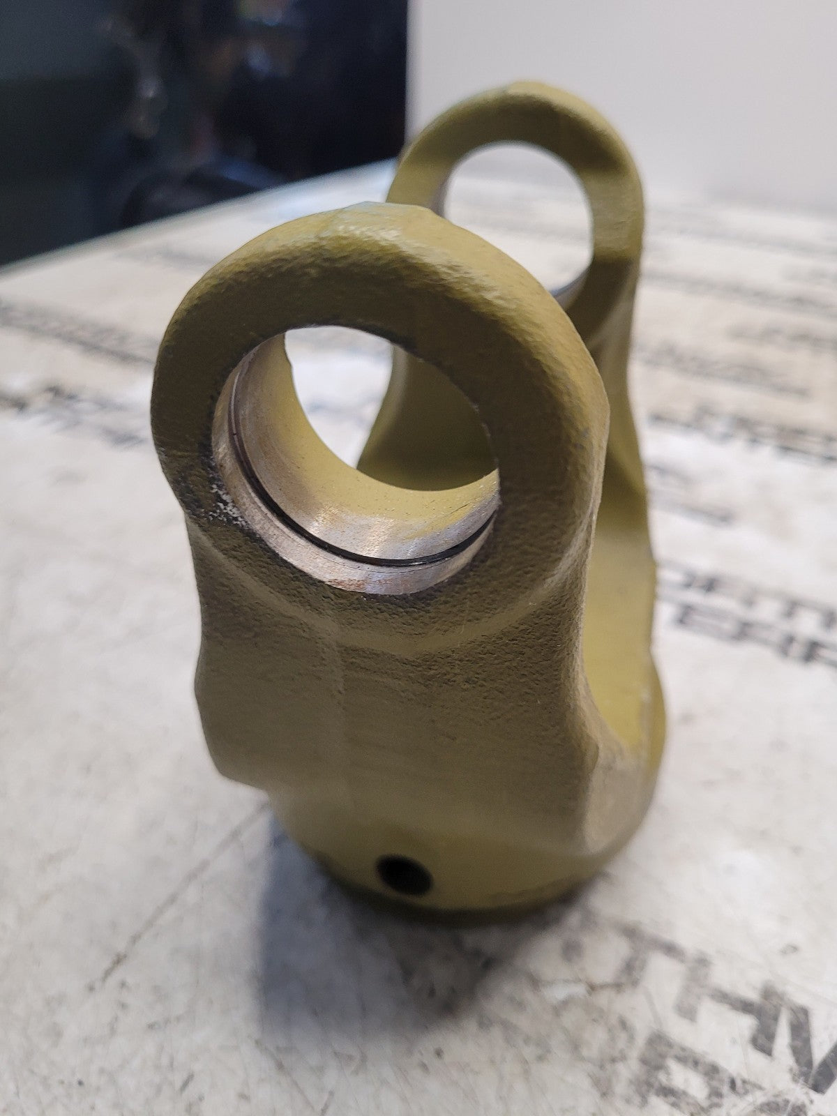 300-6645 PTO YOKE, TRI-LOBE SHAPE PTO3006645 Yoke 45.2 MM (1-25/32") Bore