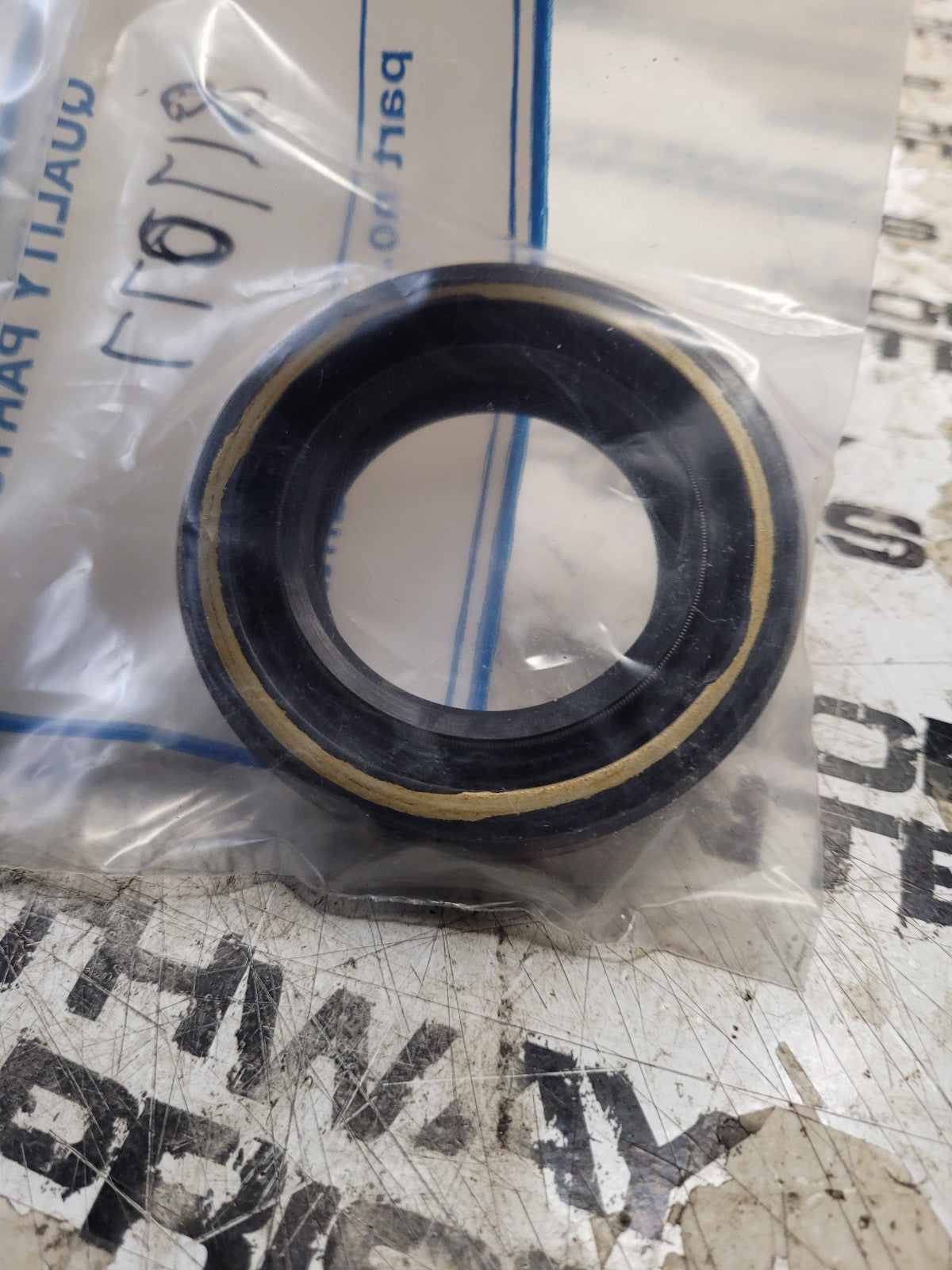 New Holland Seal Part # 81717077