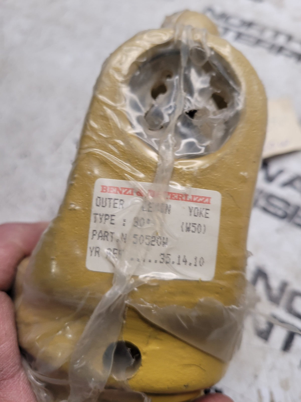 50520W YOKE BENZI 50520W 35.14.10