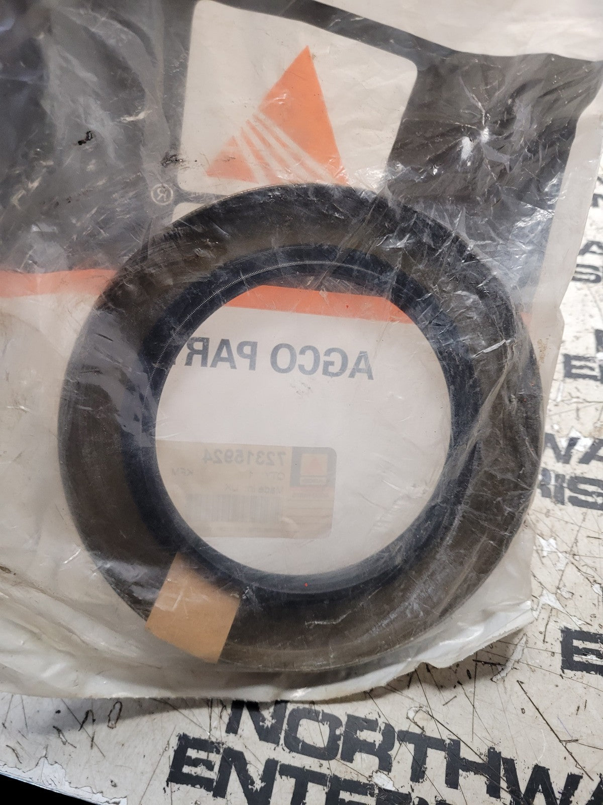 72315924 GENUINE AGCO SHAFT SEAL