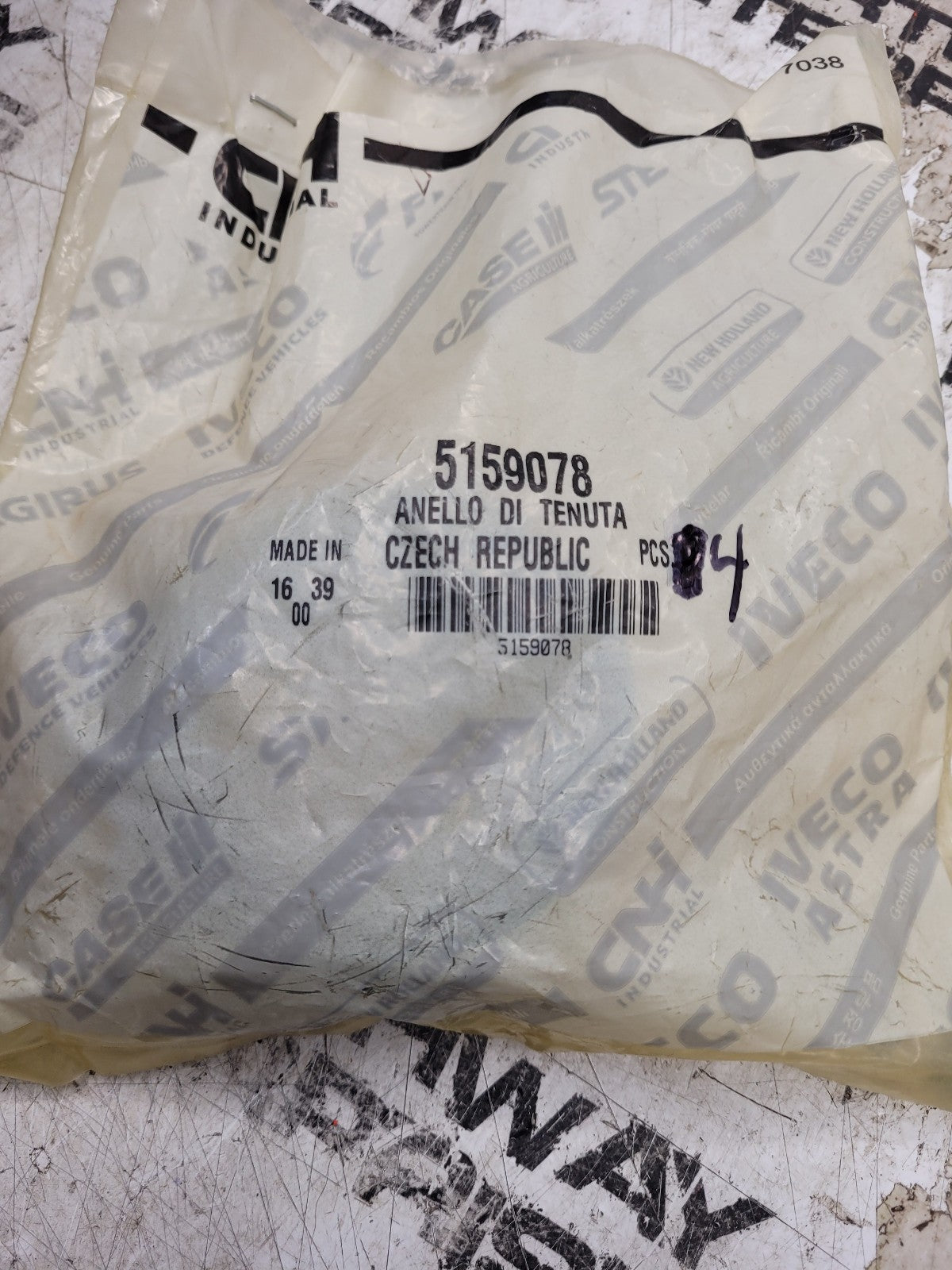 LOT OF 4PC - 5159078 CASE CNH GASKET