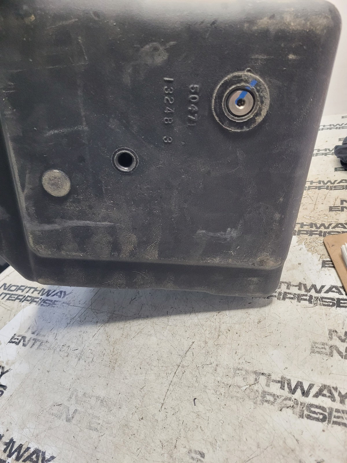 JLG DEF TANK ASSEMBLY 1001164967S