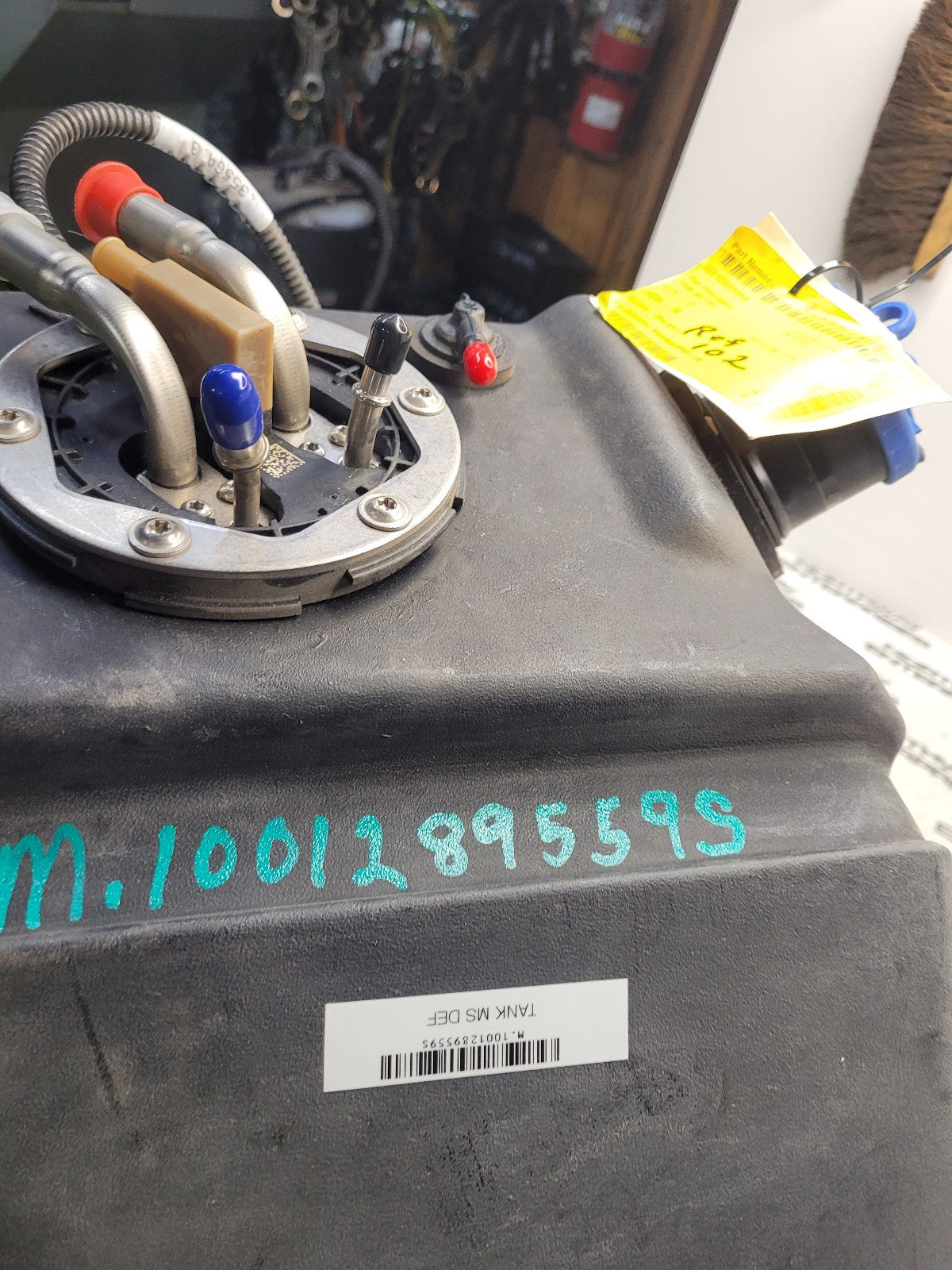 JLG DEF TANK 1001289559S W/ HEADER SENDING UNIT 1001278919S