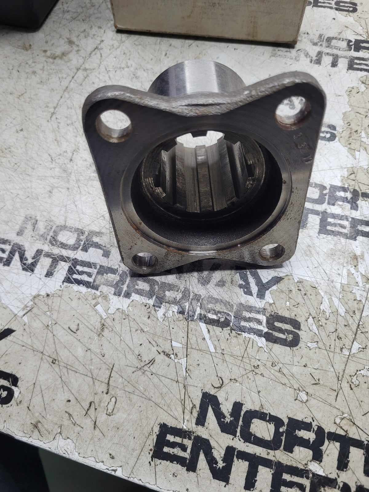 NEW Drive Shaft Companion Flange DANA Spicer 3-1-3211