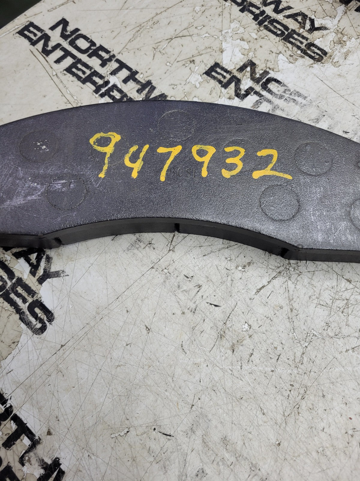 New Set of 2 Clark brake pads 947932