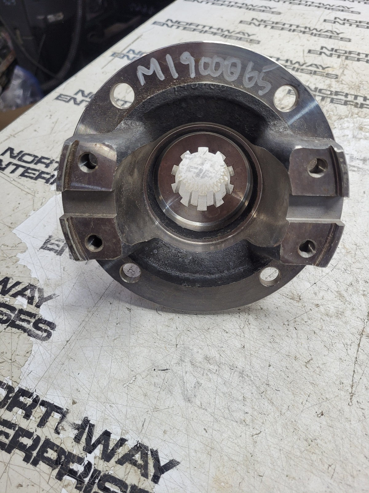New M1900065 Flange 1900065